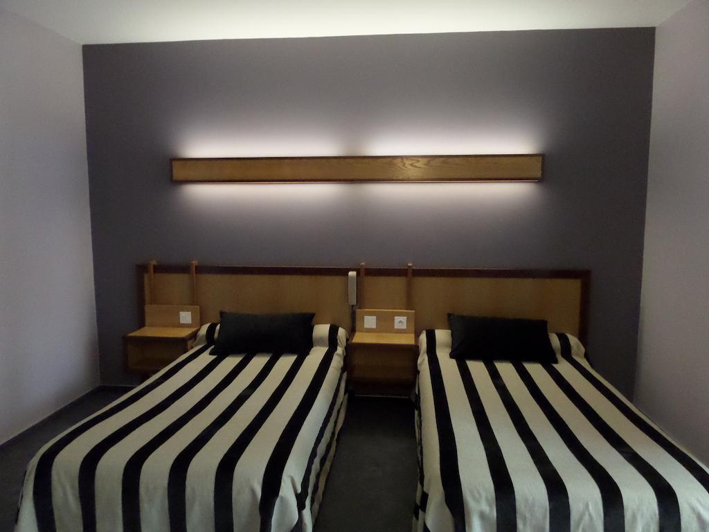 Hotel Le Bastide Nasbinals Room photo