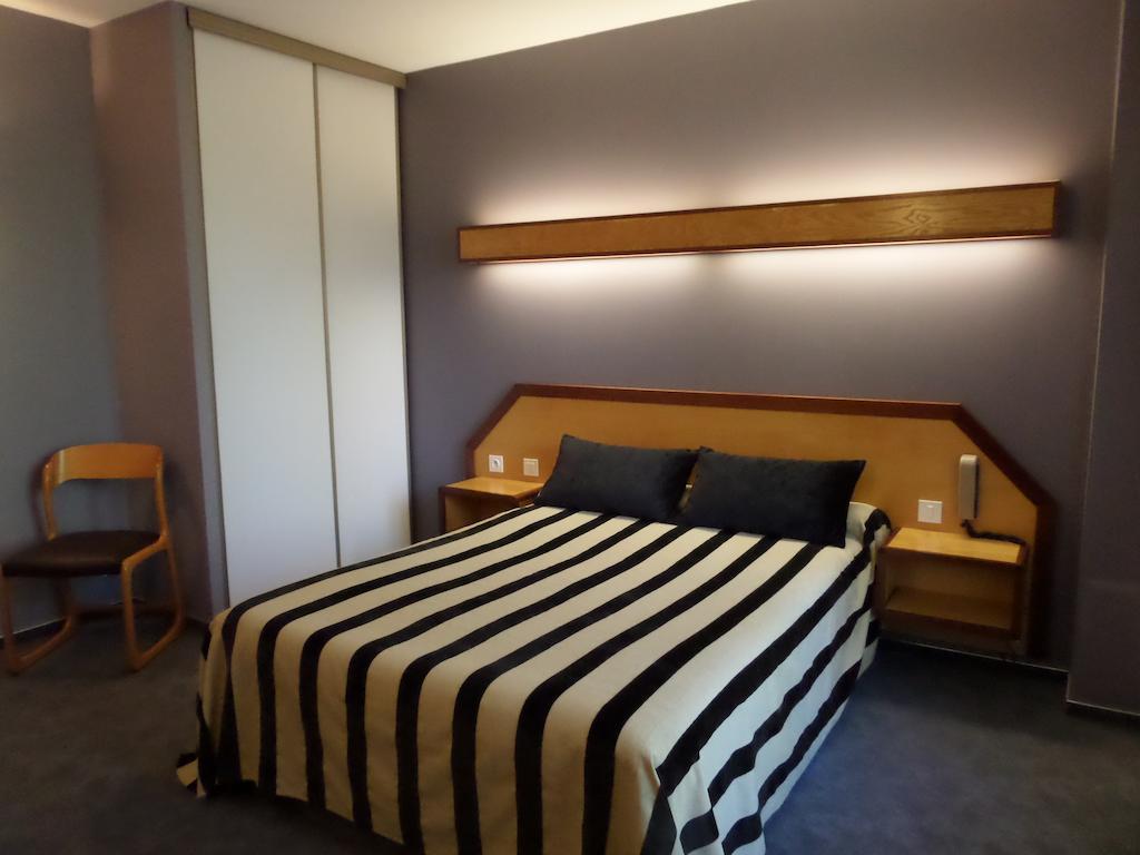 Hotel Le Bastide Nasbinals Room photo